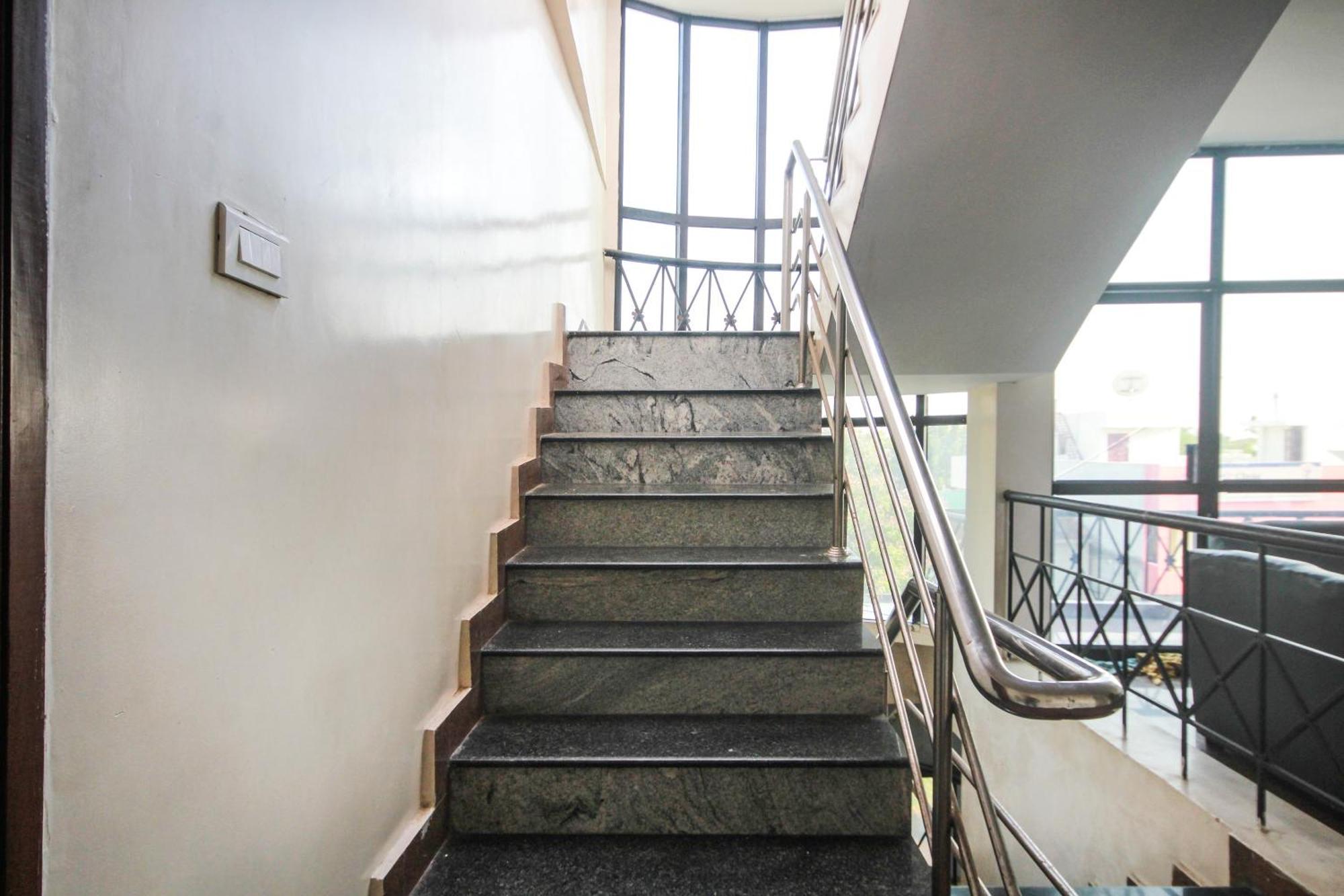Hotel O Lk Residency Tindivanam Esterno foto